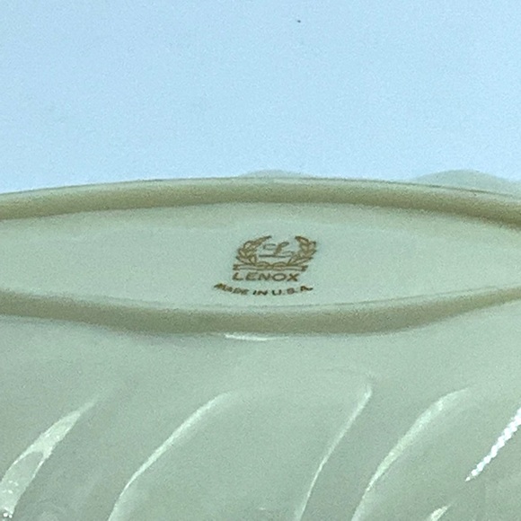 Two Lenox Leaf Shaped Serving Dishes - Picture 12 of 12